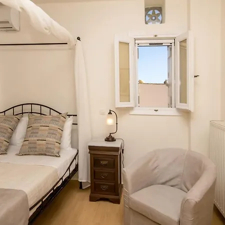 Adele Вилла Arnados