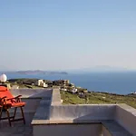 Adele Villa Arnados